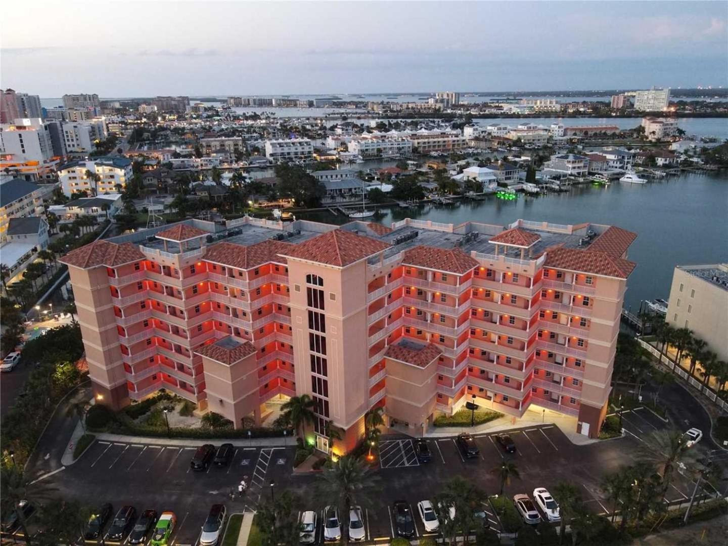 Luxury 5 Star Condominium Water Front 3 Beds 2 Bath Pool Hot-Tub Beach And City Views Clearwater Beach Exterior photo
