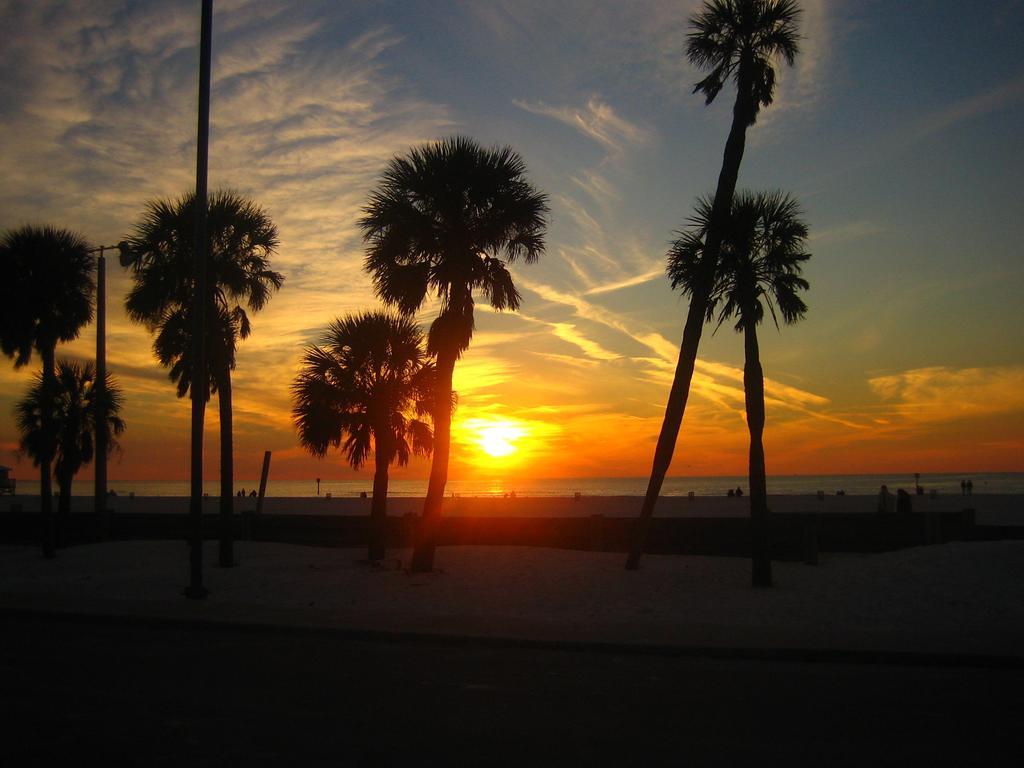Luxury 5 Star Condominium Water Front 3 Beds 2 Bath Pool Hot-Tub Beach And City Views Clearwater Beach Exterior photo