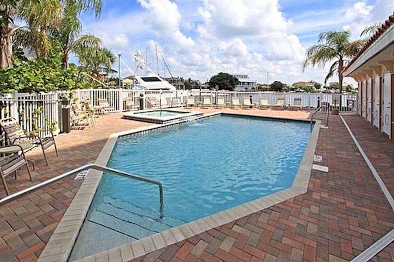 Luxury 5 Star Condominium Water Front 3 Beds 2 Bath Pool Hot-Tub Beach And City Views Clearwater Beach Exterior photo